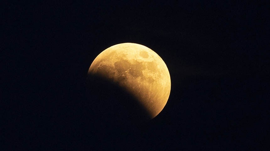 Кармический урок: какие знаки зодиака проверит на прочность лунное затмение 5 мая