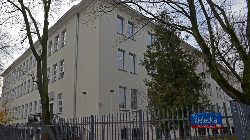 «Весеннее обострение»: посол России Андреев отреагировал на взлом русской школы поляками