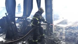 Мощный пожар вспыхнул в бытовках в подмосковной Балашихе
