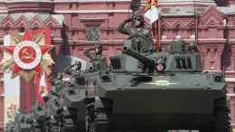 Песков: планы провести парад Победы на Красной площади сохраняются