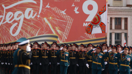 Песков сообщил о проведении парада Победы в обычном режиме