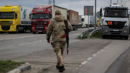 Польские перевозчики в знак протеста перекрыли дорогу на границе с Украиной