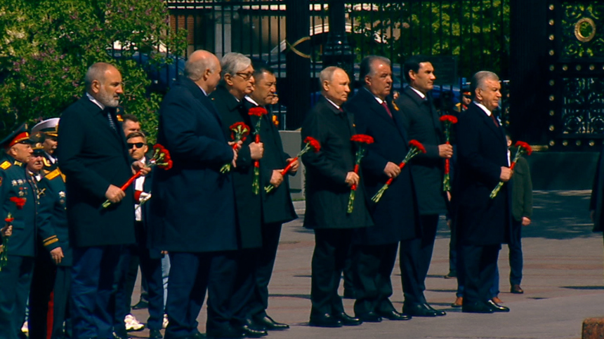 Путин и лидеры государств СНГ возложили венки к Могиле Неизвестного солдата