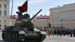 Четыре тысячи бойцов и залп 12 орудий: как отметили День Победы в Петербурге