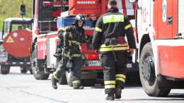 Очевидцы сообщают о падении человека из окна 13 этажа во время пожара в Москве