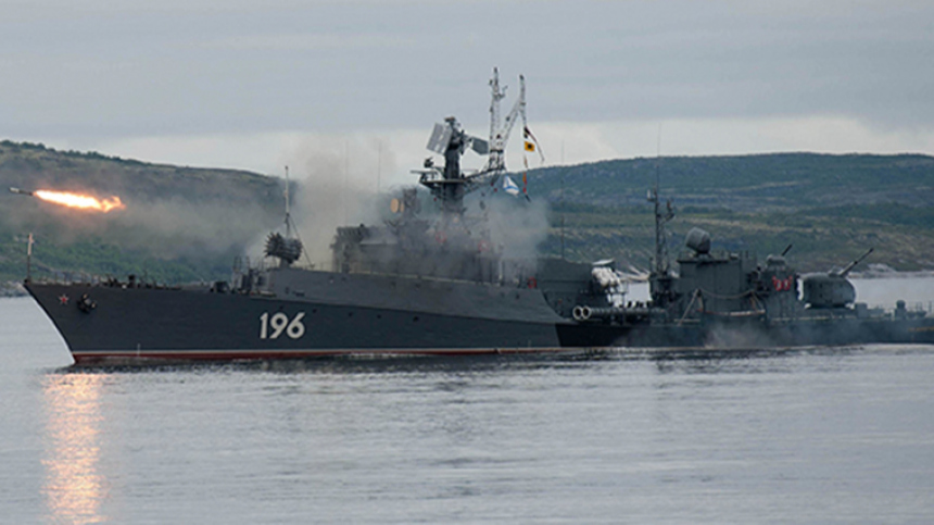 Корабль «Онега» вышел на боевые учения в Белое море