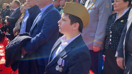 «Ура!» — брянский десятилетний герой Федор принял участие в Параде Победы