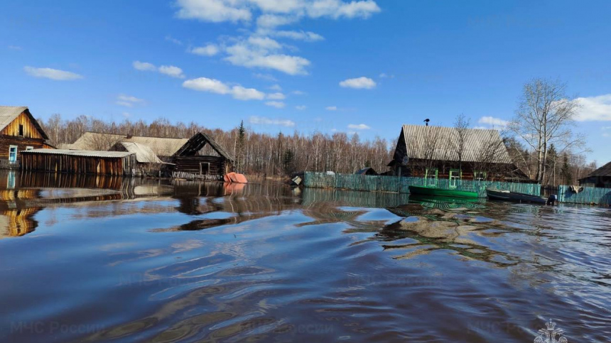 Сотни домов под водой: паводки накрыли Якутию и Иркутскую область