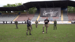 Фанаты из батальона «Эспаньола» провели футбольный матч в Мариуполе