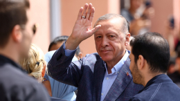 Эрдоган проголосовал на избирательном участке в Стамбуле на выборах в Турции