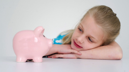 «Формировать мечты»: как правильно давать детям деньги на карманные расходы