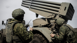Сложить оружие и сдаться: российские артиллеристы забросили агитационные листовки на позиции ВСУ