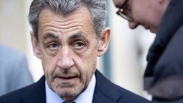 Суд приговорил экс-президента Франции Саркози к году тюрьмы