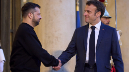 «Шапито Зеленского»: во Франции высмеяли поездку главы Украины по Европе