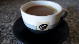Роспотребнадзор признал незаконной продажу кофе с грудным молоком в Перми