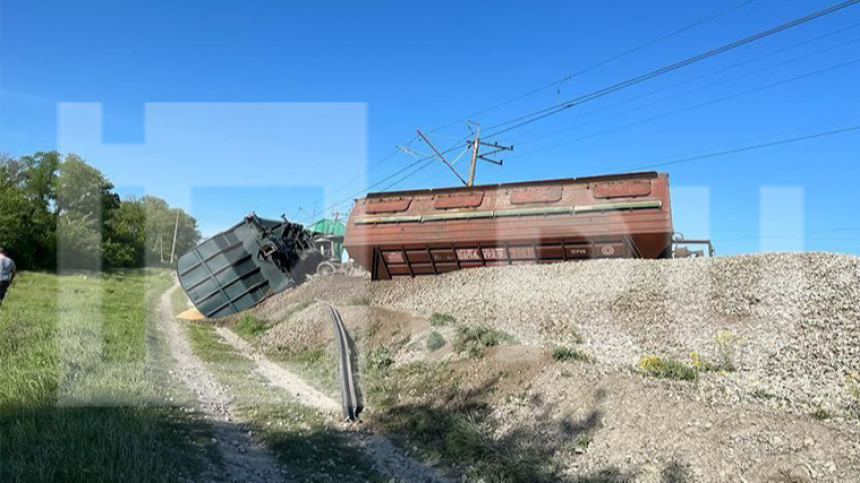 В Крыму приостановлено движение поездов после схода состава с рельсов