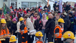 Дети из российских поселков Шпицбергена участвуют в праздновании Дня Конституции Норвегии