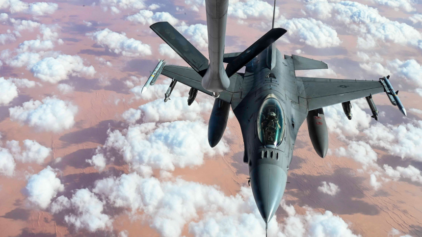 Попадут в руки России: почему США боятся допустить украинцев к полетам на F-16