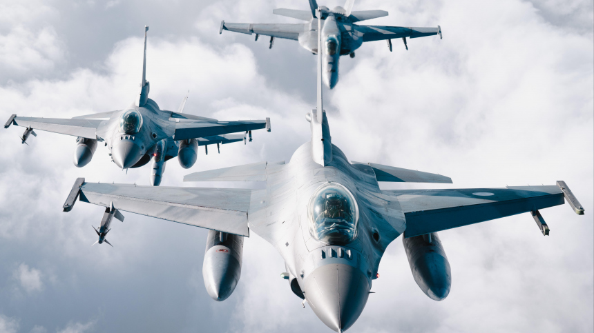 Передумали? Стало известно о планах США и их союзников передать Киеву истребители F-16