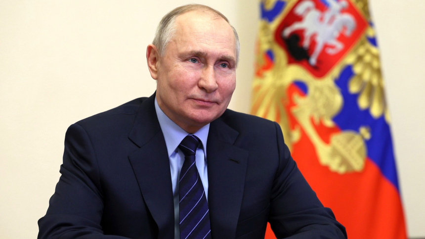 Путин поздравил российских солдат с полным освобождением Артемовска