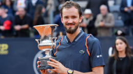 Король грунта: теннисист Даниил Медведев станцевал после победы в Риме