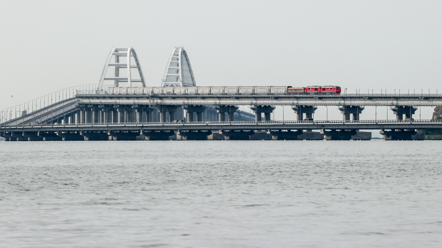 Движение по Крымскому мосту возобновлено после плановых учений