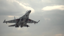 Су-35 и Су-27 подняли в небо из-за летевших к границе РФ бомбардировщиков США