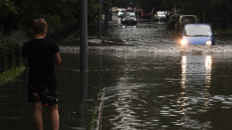 На Москву обрушились ливни: под воду ушли десятки улиц