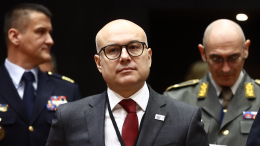 Министр обороны Сербии занял пост главы прогрессивной партии страны