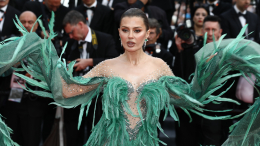 Виктория Боня появилась на Каннском кинофестивале с дыркой в платье