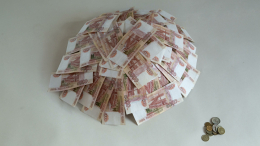 До 75% прибыли в месяц: зачем россияне отдают деньги финансовым пирамидам