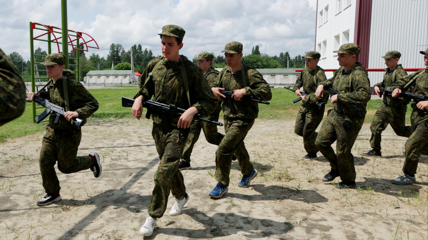 В Вооруженных силах РФ сформируют еще два военных округа