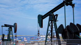 Новак заявил о сокращении добычи нефти странами ОПЕК+