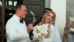 «Царапалась»: Таня Терешина вырвала букет невесты на свадьбе Кати Гусевой