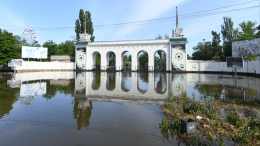 Путин поручил МЧС ликвидировать последствия бедствия в Херсонской области