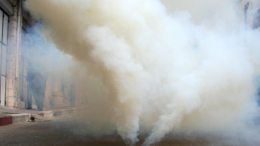 Неизвестные бросили дымовую гранату в детский центр
