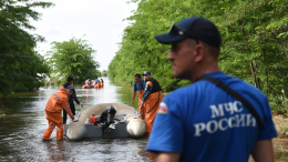 Путин поручил МЧС оказать помощь пострадавшим после диверсии на Каховской ГЭС