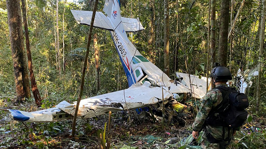 В Колумбии нашли живыми детей с разбившегося 40 дней назад самолета