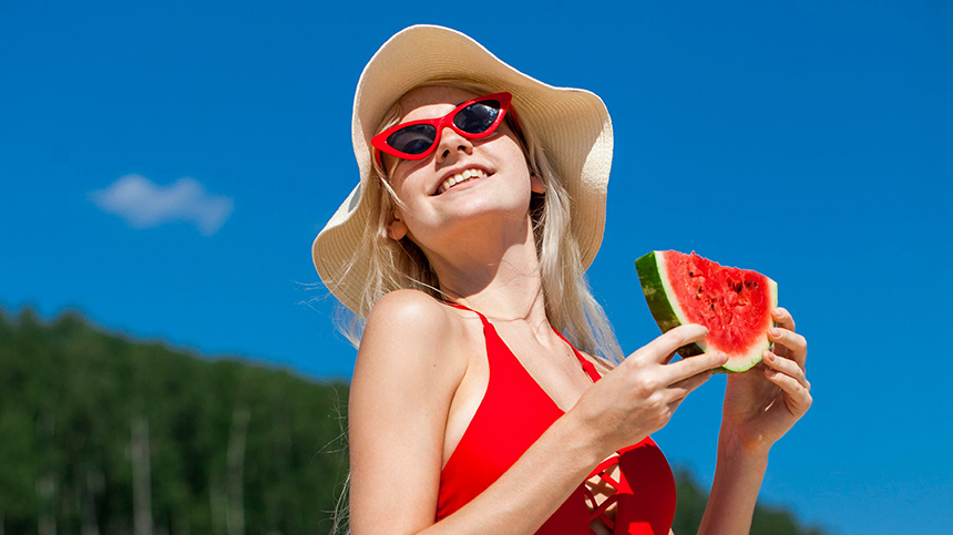 Что категорически нельзя есть в жару: четыре главных правила питания летом
