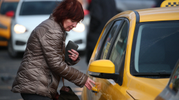 Госдума приняла закон об обязательном страховании пассажиров такси