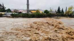 Река Мацеста в Сочи после ливней вышла из берегов и буквально затопила город