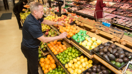 Вице-премьер Абрамченко ожидает дальнейшего снижения цен на продукты в России