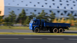 Беспилотные грузовики поехали по трассе М-11 из Петербурга в Москву