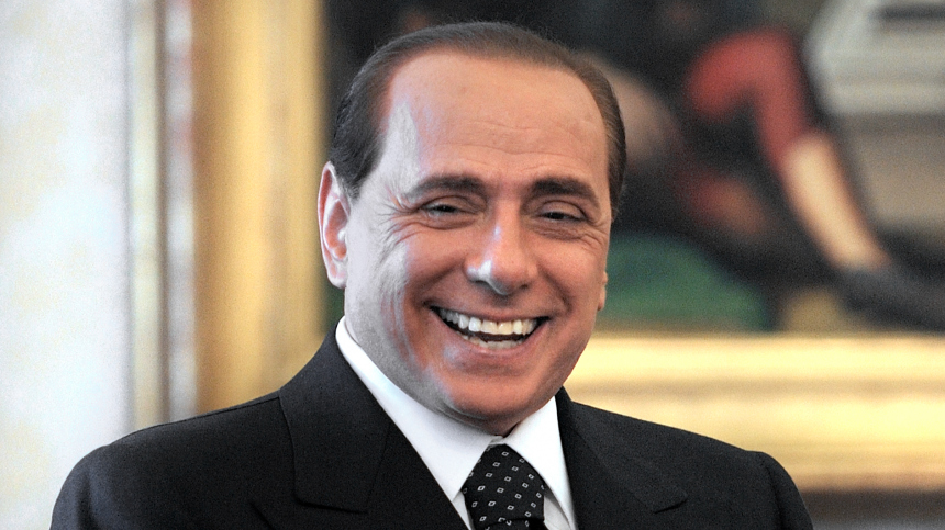 Гости со всего мира и дорога из цветов: как прошли похороны Сильвио Берлускони