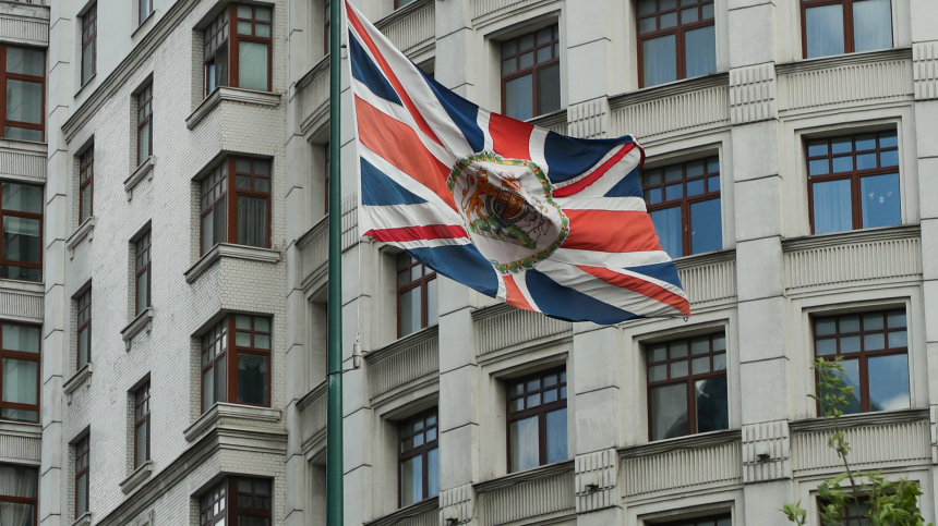 Британия планирует сохранять санкции против РФ, пока не будут выплачены компенсации Украине