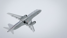 Летевший из Алма-Аты самолет совершил аварийную посадку в Минеральных водах