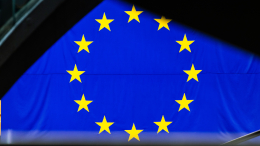 Bloomberg: ЕС рассматривает временное использование замороженных активов РФ