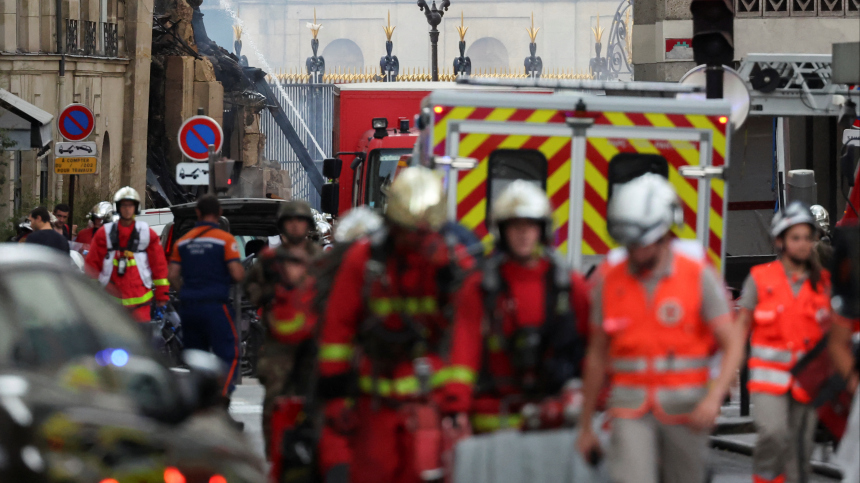 У посольства РФ нет данных о пострадавших при взрыве в Париже россиянах