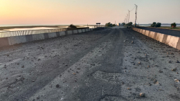 Хотят напугать: ВСУ взорвали мосты на границе между Херсоном и Крымом