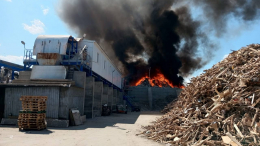 Пожар произошел на территории мусоросортировочного комплекса на юге Москвы